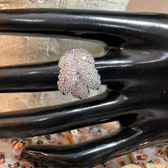 Silver-Tone Leaf Rhinestone Statement Ring size 6.5 - Picture 3 of 8